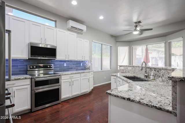 5974 W KERRY Lane, Glendale, AZ 85308