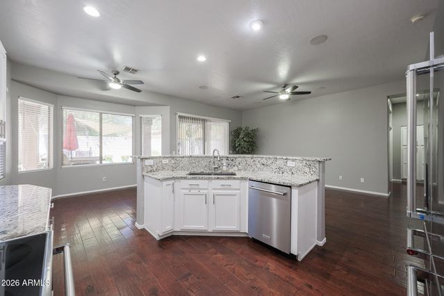 5974 W KERRY Lane, Glendale, AZ 85308