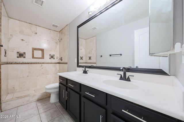 5974 W KERRY Lane, Glendale, AZ 85308