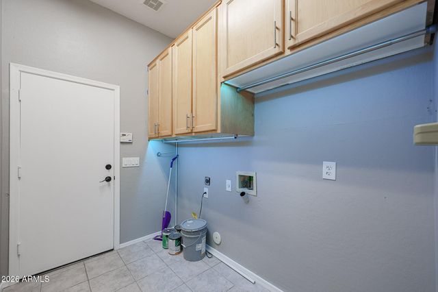 5974 W KERRY Lane, Glendale, AZ 85308