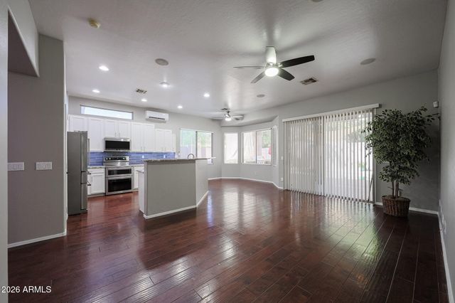 5974 W KERRY Lane, Glendale, AZ 85308