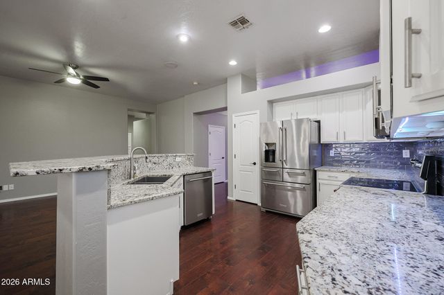 5974 W KERRY Lane, Glendale, AZ 85308