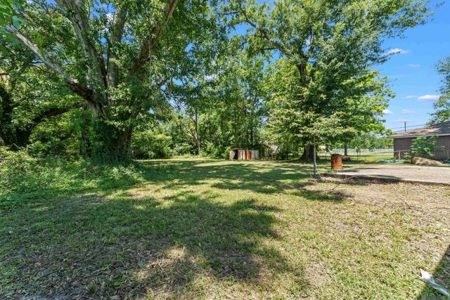 1477 Nichols St, Baker, LA 70714