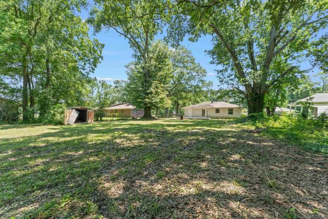 1477 Nichols St, Baker, LA 70714
