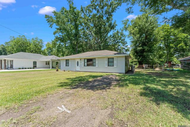 1477 Nichols St, Baker, LA 70714