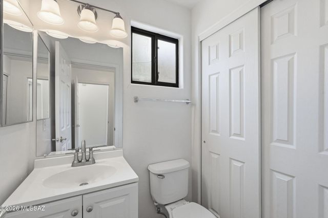 10811 E Limberbush Place, Tucson, AZ 85748