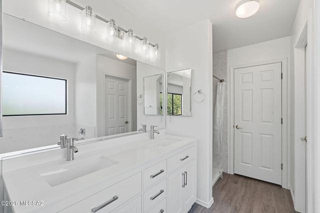 10811 E Limberbush Place, Tucson, AZ 85748
