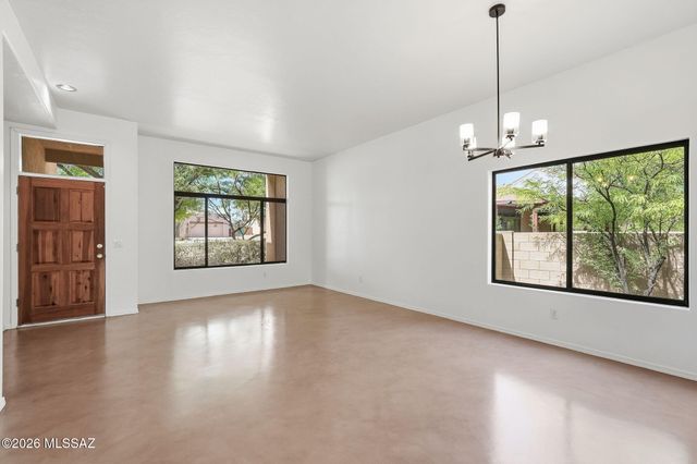 10811 E Limberbush Place, Tucson, AZ 85748