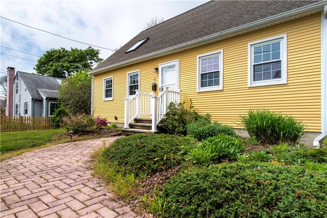 6 Englewood Court, Warren, RI 02885