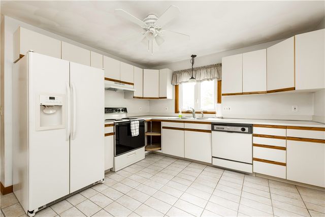 6 Englewood Court, Warren, RI 02885