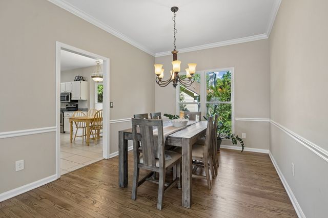 301 Mill Run Cir, Nashville, TN 37221