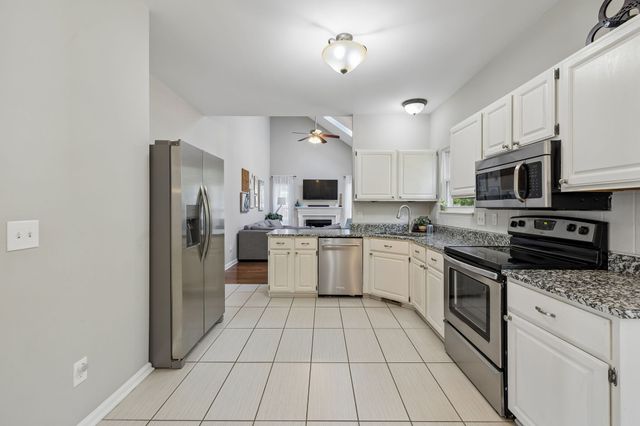 301 Mill Run Cir, Nashville, TN 37221