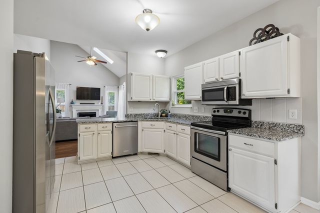 301 Mill Run Cir, Nashville, TN 37221