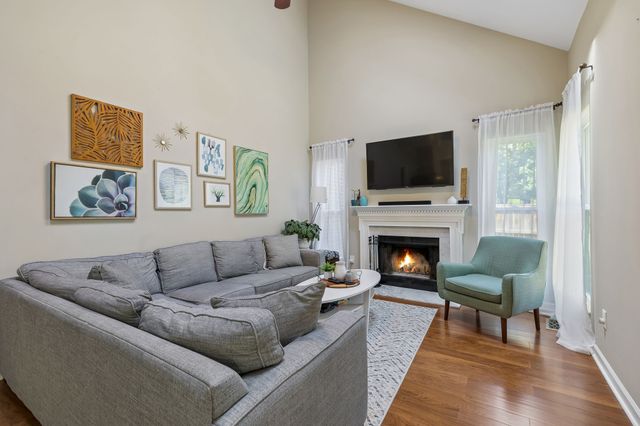 301 Mill Run Cir, Nashville, TN 37221