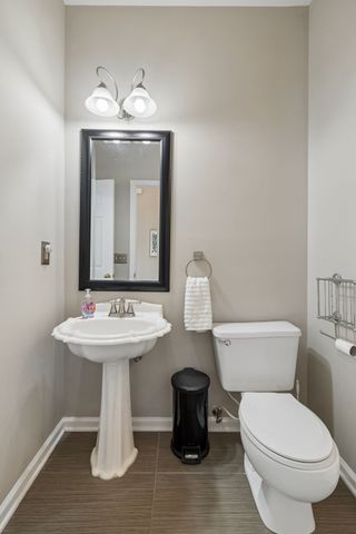 301 Mill Run Cir, Nashville, TN 37221