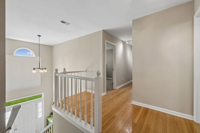 301 Mill Run Cir, Nashville, TN 37221