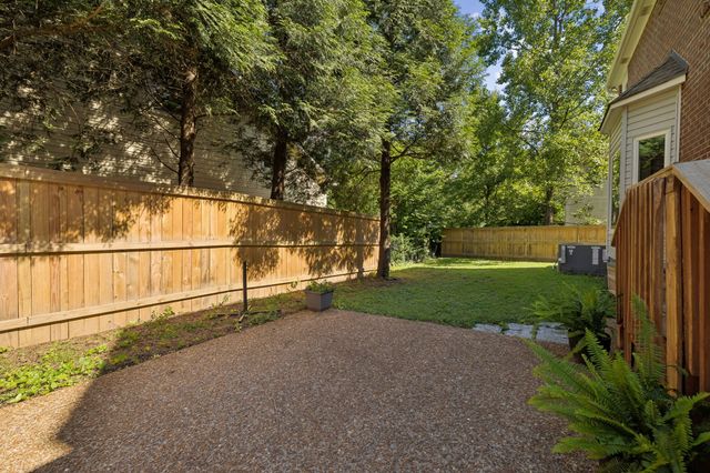 301 Mill Run Cir, Nashville, TN 37221