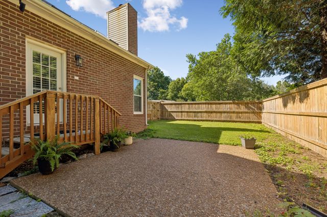 301 Mill Run Cir, Nashville, TN 37221