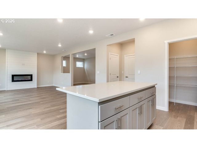 9194 Se Azalea St, Happy Valley, OR 97086