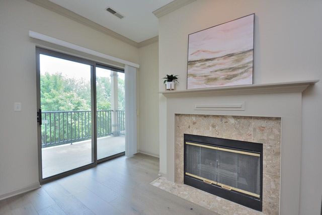 1300 N Prospect AVENUE #120, Milwaukee, WI 53202