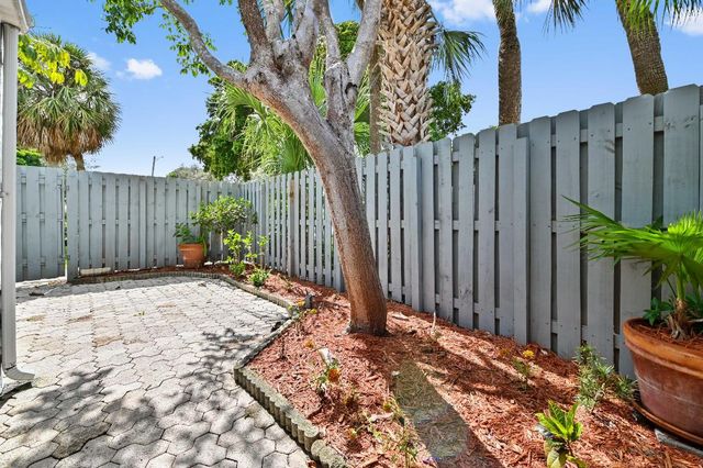 271 NW 15th Street, Boca Raton, FL 33432