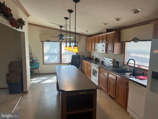 1 WALNUT, Quakertown, PA 18951