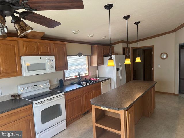 1 WALNUT, Quakertown, PA 18951