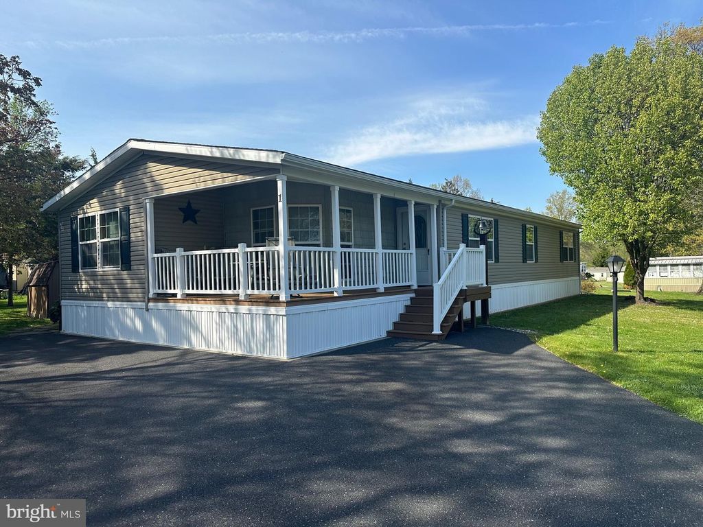1 WALNUT, Quakertown, PA 18951