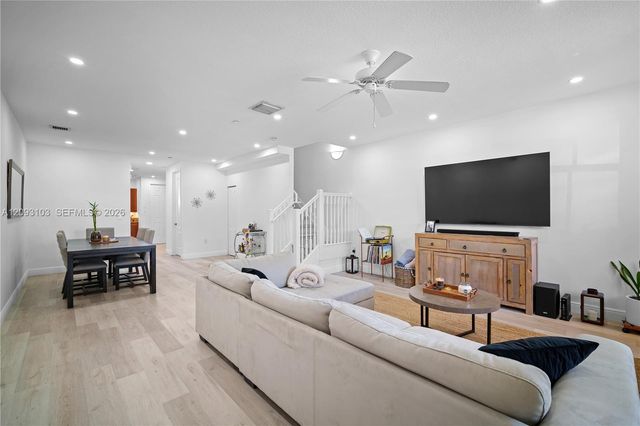 317 SW 13th Terrace 317, Fort Lauderdale, FL 33312