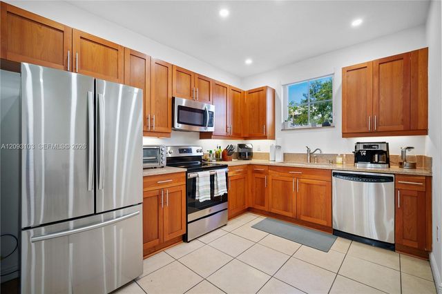 317 SW 13th Terrace 317, Fort Lauderdale, FL 33312