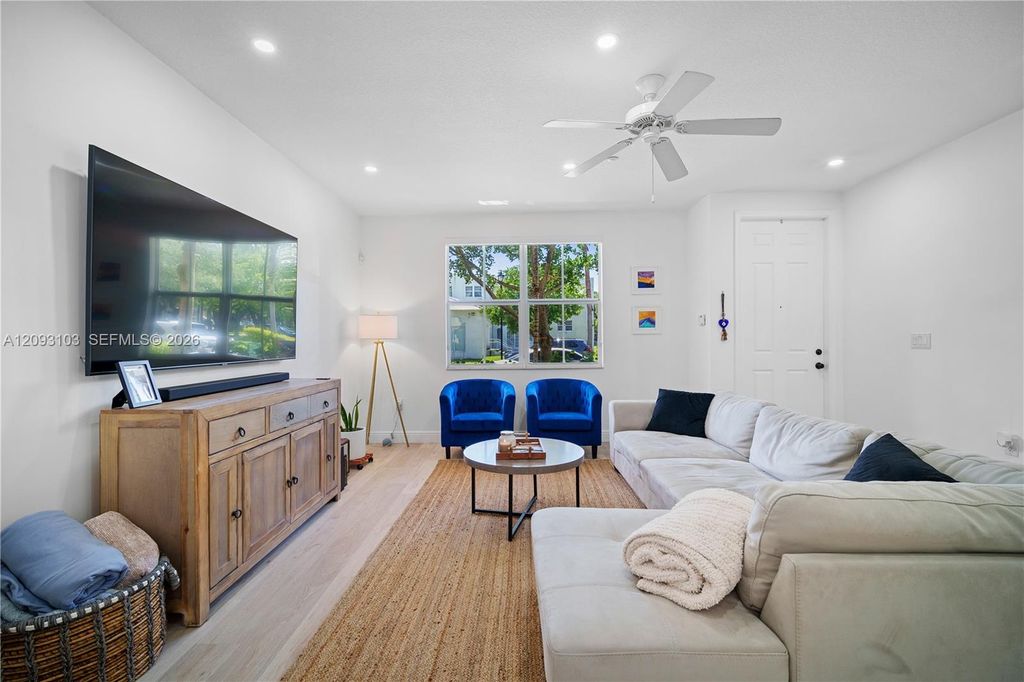 317 SW 13th Terrace 317, Fort Lauderdale, FL 33312