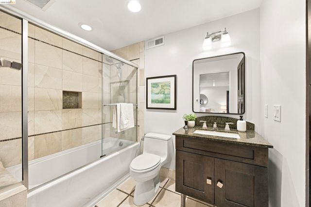 6064 Colton Blvd, Oakland, CA 94611