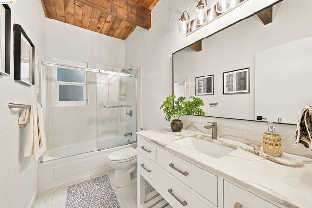 6064 Colton Blvd, Oakland, CA 94611