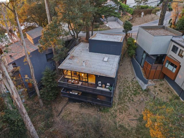 6064 Colton Blvd, Oakland, CA 94611