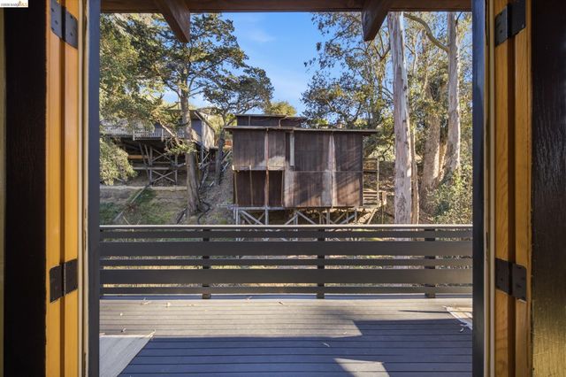 6064 Colton Blvd, Oakland, CA 94611