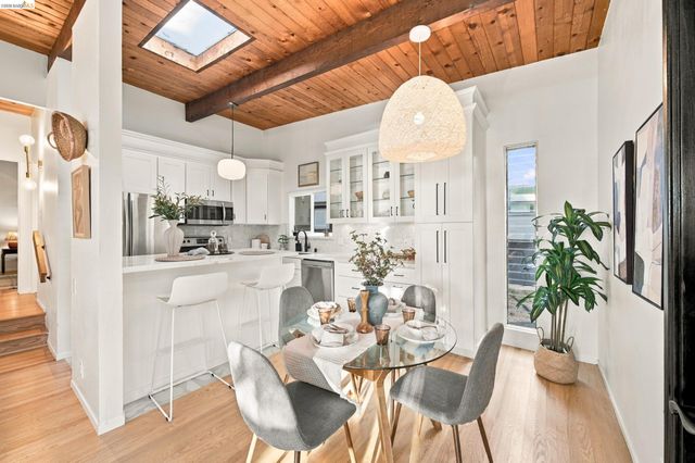 6064 Colton Blvd, Oakland, CA 94611