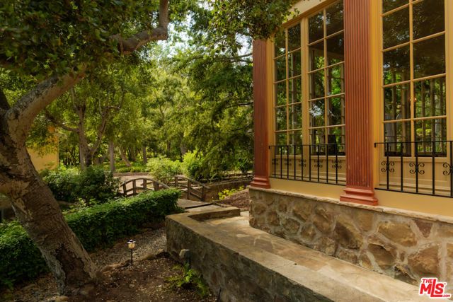 405 Toro Canyon Road, Carpinteria, CA 93013