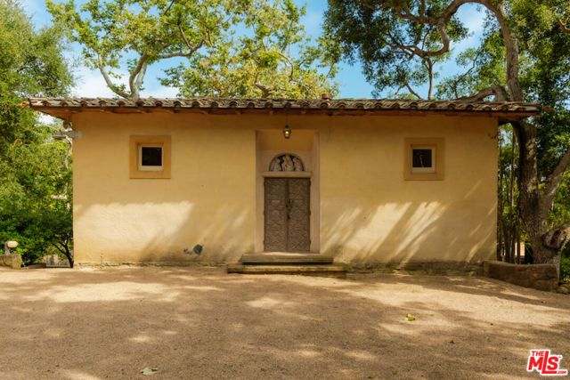 405 Toro Canyon Road, Carpinteria, CA 93013