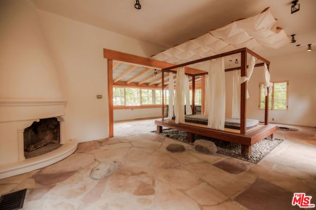 405 Toro Canyon Road, Carpinteria, CA 93013