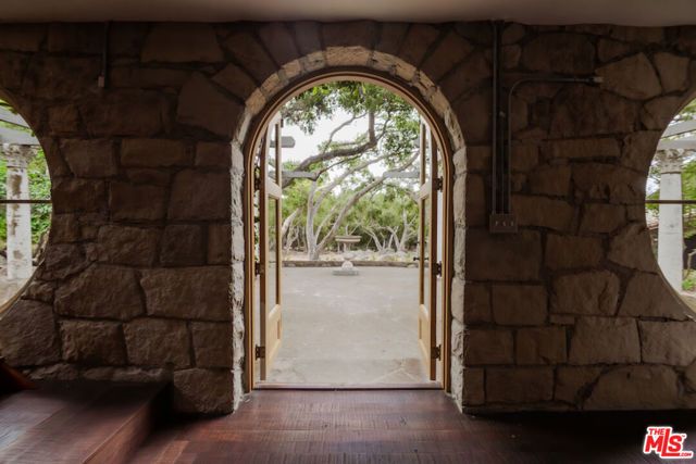 405 Toro Canyon Road, Carpinteria, CA 93013