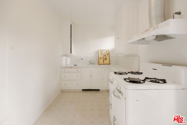 405 Toro Canyon Road, Carpinteria, CA 93013