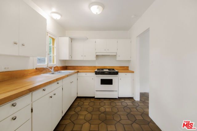 405 Toro Canyon Road, Carpinteria, CA 93013