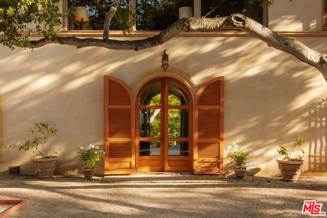 405 Toro Canyon Road, Carpinteria, CA 93013