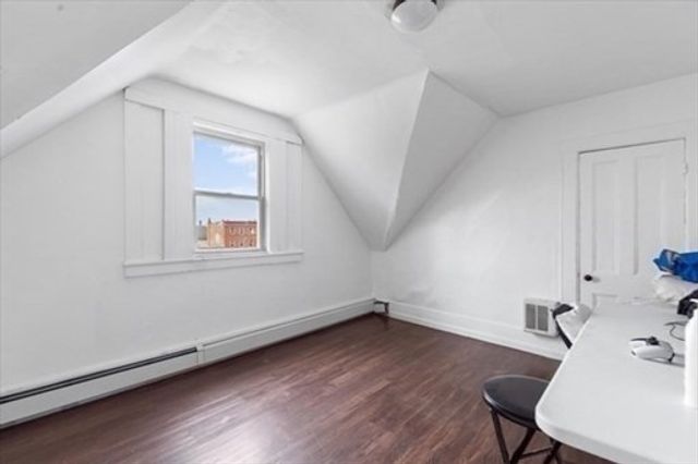 24 Adams St, Springfield, MA 01105
