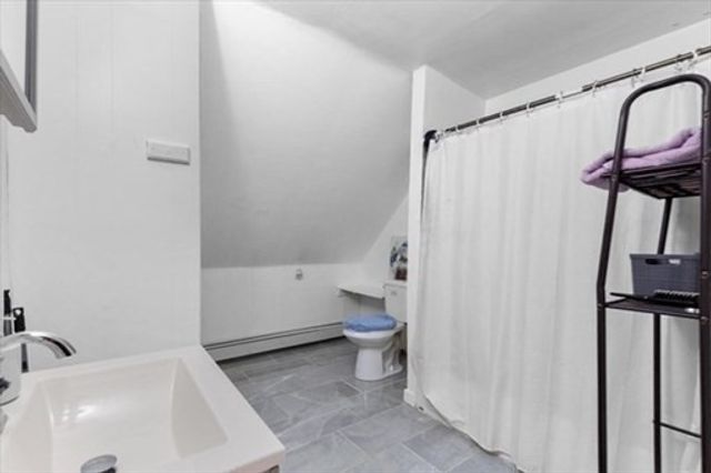 24 Adams St, Springfield, MA 01105