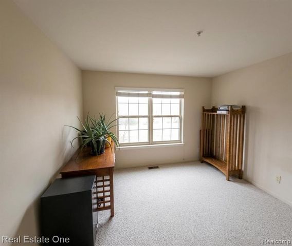478 Village Lane, Milford, MI 48381