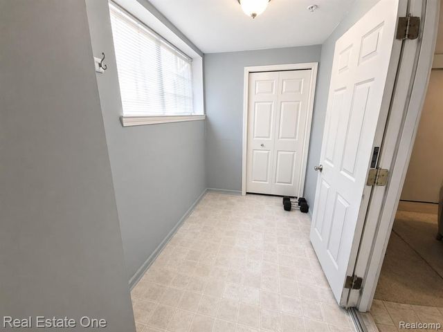 478 Village Lane, Milford, MI 48381
