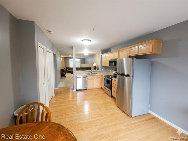 478 Village Lane, Milford, MI 48381