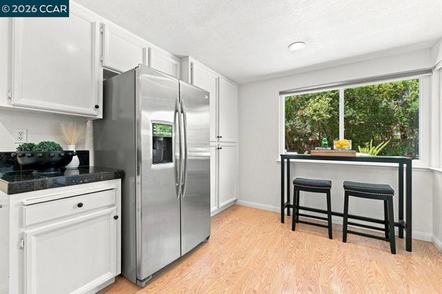 364 Flaming Oak Dr, Pleasant Hill, CA 94523