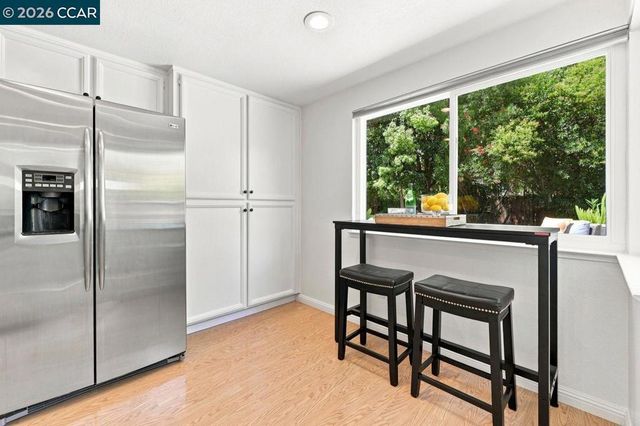 364 Flaming Oak Dr, Pleasant Hill, CA 94523